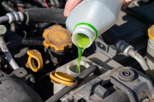 How to Choose the Correct Antifreeze for Your Vehicle's Specific Needs?